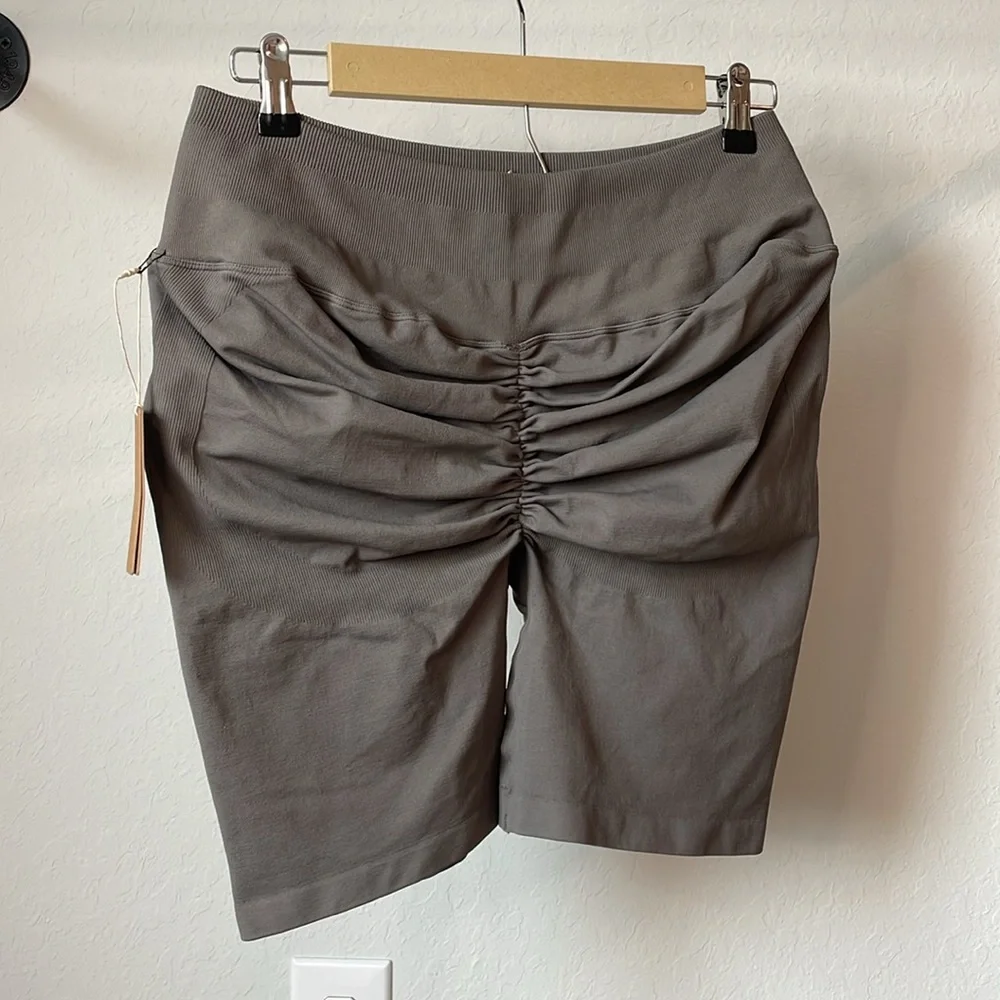 Skims Contour Lounge Bike Shorts - Picture 6 of 12